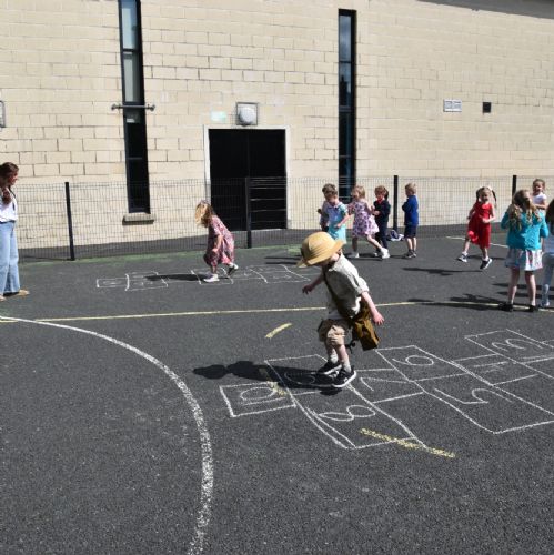 Yr1 Hop Scotch Experts