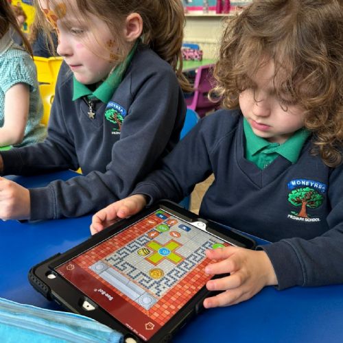 Yr3 Creating Paths with Bee Bots