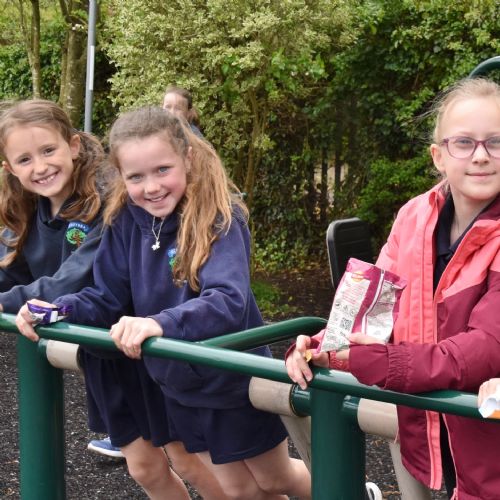 Yr5 Hit the Outdoor Gym at Breaktime