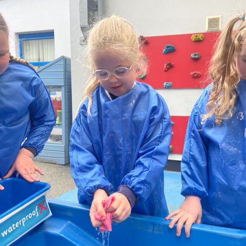 Learning about Waterproof and Non-Waterproof Materials
