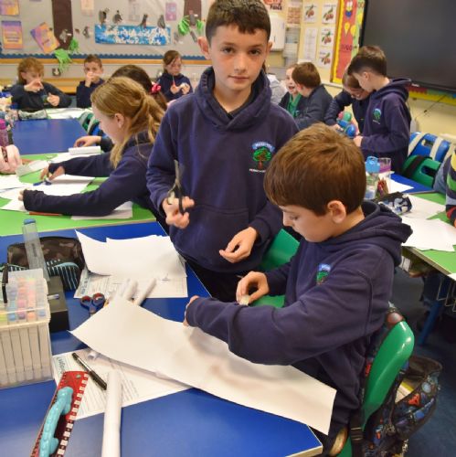 Yr6 Engineers Building Bridges