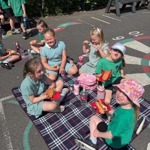 Whole school BBQ          🌭 🍔 🥤🍦